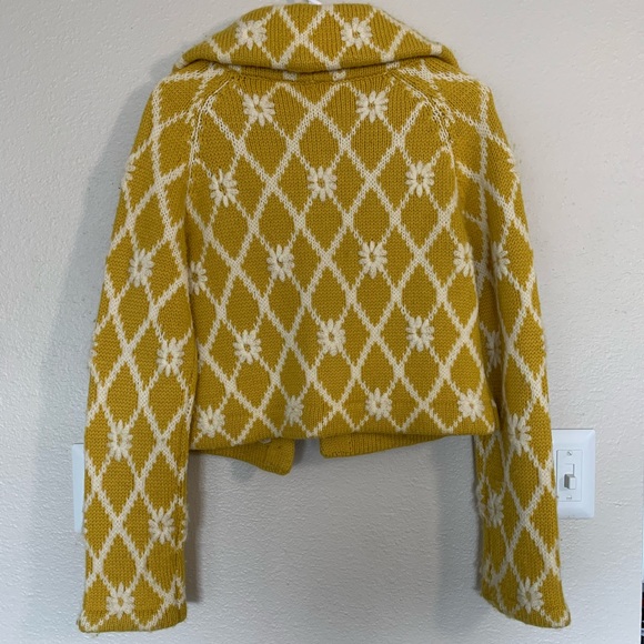 Adorable Yellow Flower Embroidered Knit Button-Up - Picture 6 of 7